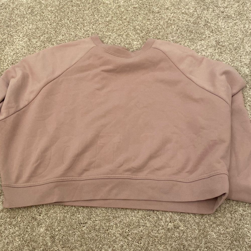 nike cropped sweatshirt